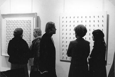 Auswahl aus der Sammlung Etzold, Museum Mönchengladbach 1970, Eröffnung, Foto: Albert Weber, Archiv Museum Abteiberg, © VG Bild-Kunst, Bonn 2022