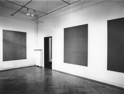 GERHARD RICHTER. Graue Bilder, Museum Mönchengladbach 1974/75, Raum IX, Foto: Archiv Museum Abteiberg, © Gerhard Richter 2022 (05102022).