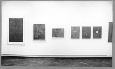 JASPER JOHNS. Das graphische Werk 1960 – 1970, Museum Mönchengladbach 1971, Gartensaal (II)?, Foto: Albert Weber, Archiv Museum Abteiberg, © VG Bild-Kunst, Bonn 2024