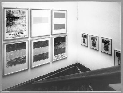 JASPER JOHNS. Das graphische Werk 1960 – 1970, Museum Mönchengladbach 1971, Treppenhaus, Foto: Ruth Kaiser, Archiv Museum Abteiberg, © VG Bild-Kunst, Bonn 2024