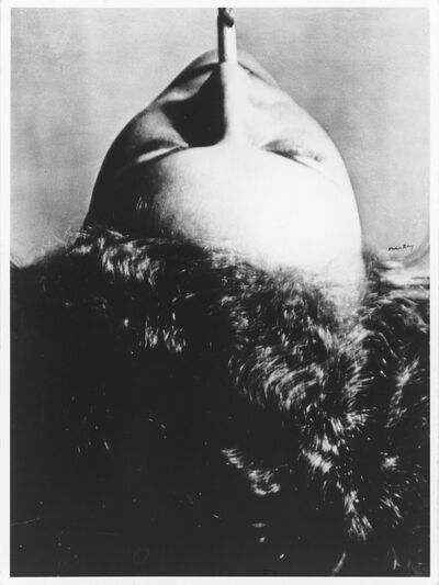 Man Ray, Kopf mit Zigarette (1928/1959), Fotografie, Museum Abteiberg