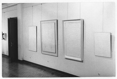 MANZONI, Museum Mönchengladbach 1969/70, Gartensaal (Raum II), Foto: Albert Weber, Archiv Museum Abteiberg, © VG Bild-Kunst, Bonn 2022