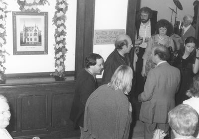 Museumsfest, Museum Mönchengladbach, 23.6.1978, Mitte: Hilla Becher (Rückenansicht), Bernd Becher, Johannes Cladders, Foto: Unbekannt, Archiv Museum Abteiberg