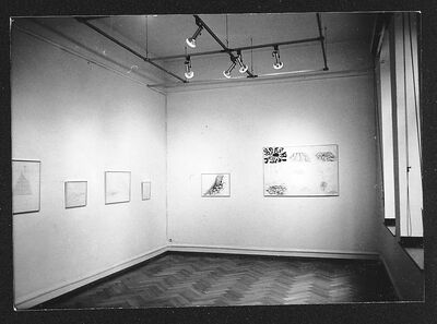 Robert Smithson, Zeichnungen, Museum Mönchengladbach 1976, Foto: Unbekannt, Archiv Museum Abteiberg, © VG Bild-Kunst, Bonn, 2024