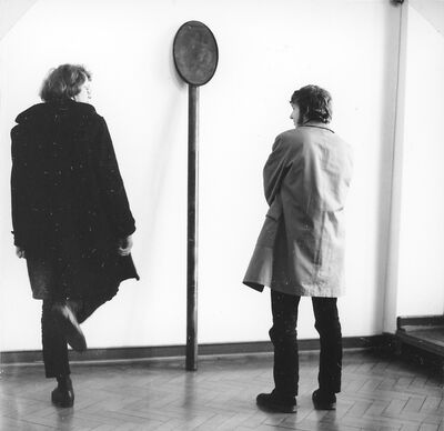 RUTHENBECK, Museum Mönchengladbach 1972, Gartensaal: Löffel II, 1966/67, Reinhard u. Stefan Kaiser, Foto: Ruth Kaiser, Archiv Museum Abteiberg, © VG Bild-Kunst, Bonn 2022